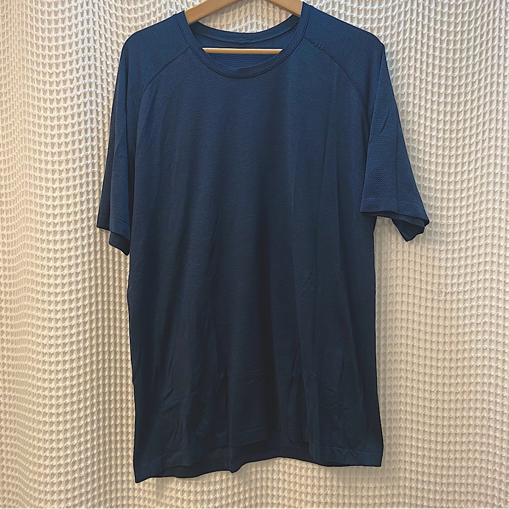 Lululemon Live in Practice Metal Mesh Workout Shirt